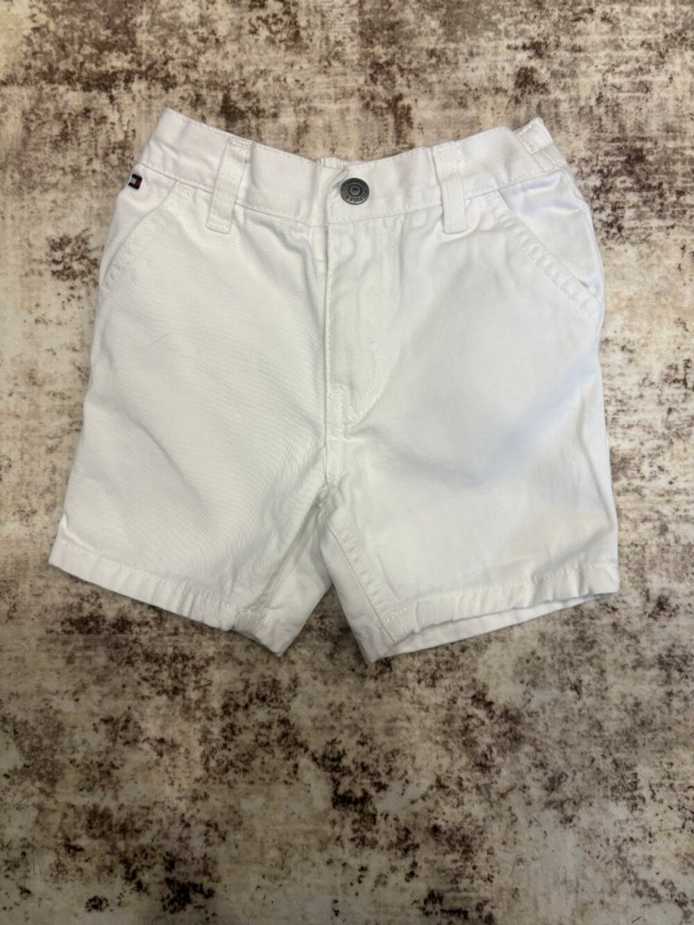 Tommy Hilfiger Baby Boys White Chino Shorts – Size 18 Months